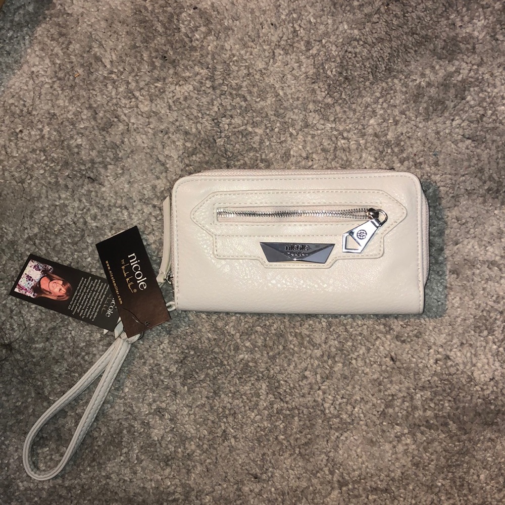 Nicole Hiller White Clutch Wallet
